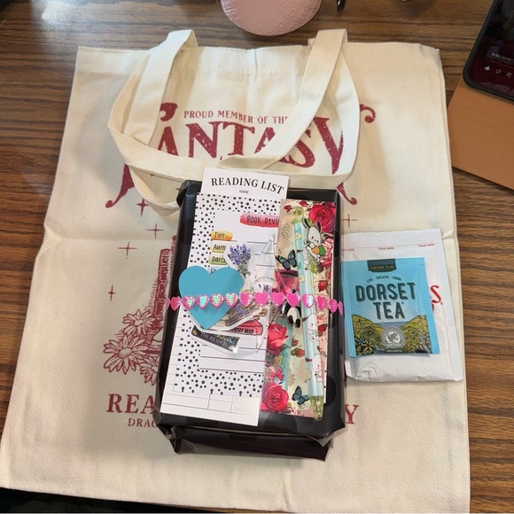 Blind Date With Two Secondhand Books-Two Mystery Books In A Genre Of Choice - Picture 3 of 3